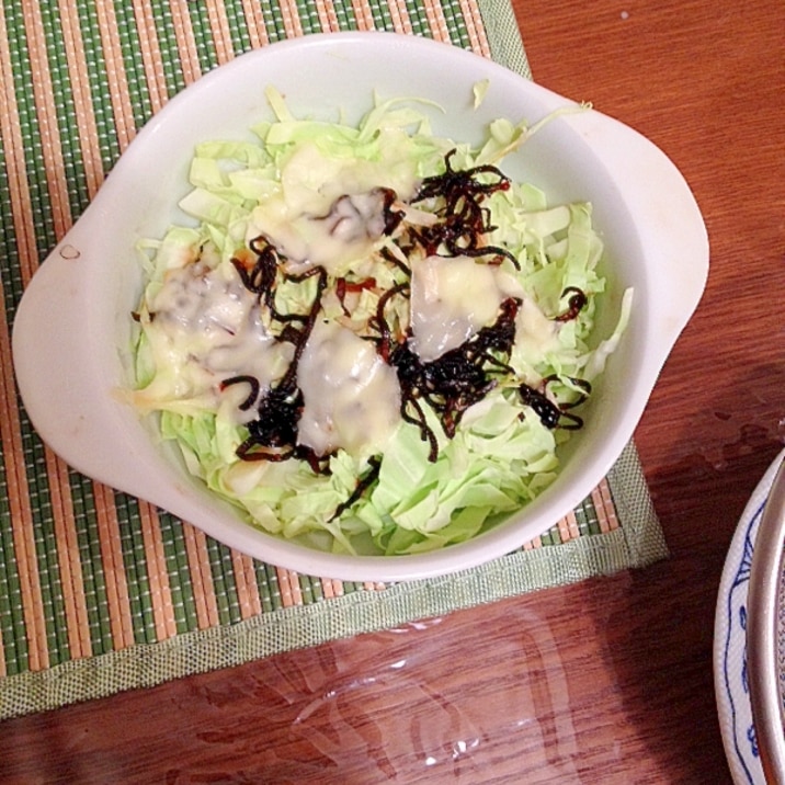 材料3つ!キャベツと塩昆布とチーズがけ